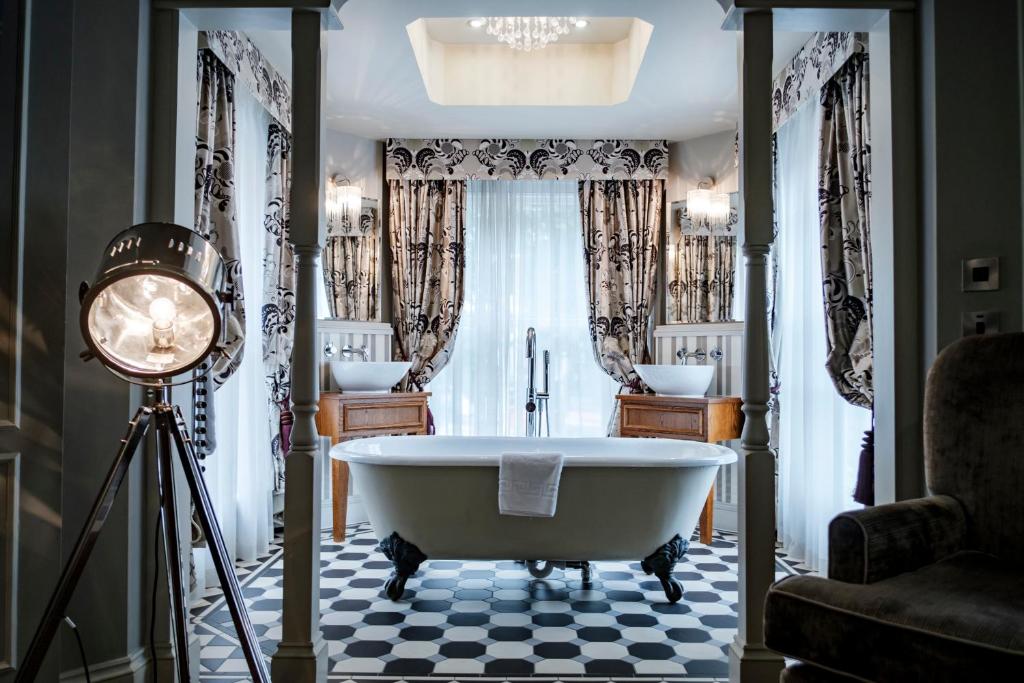 The Drayton Court Hotel Review