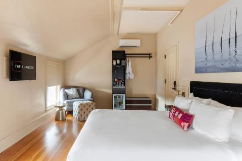 The Francis Hotel - About Your Stay