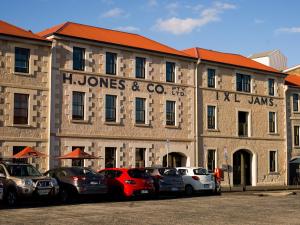 The Henry Jones Art Hotel - Key Points