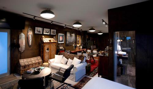 The Hill House Panorama - About Your Stay