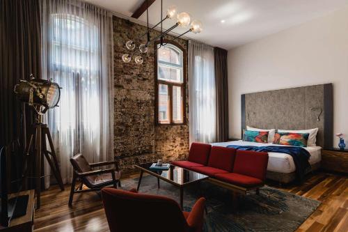The Old Clare Hotel, Independent Collection by EVT - Key Points