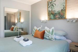 The Palms Apartments - About Your Stay