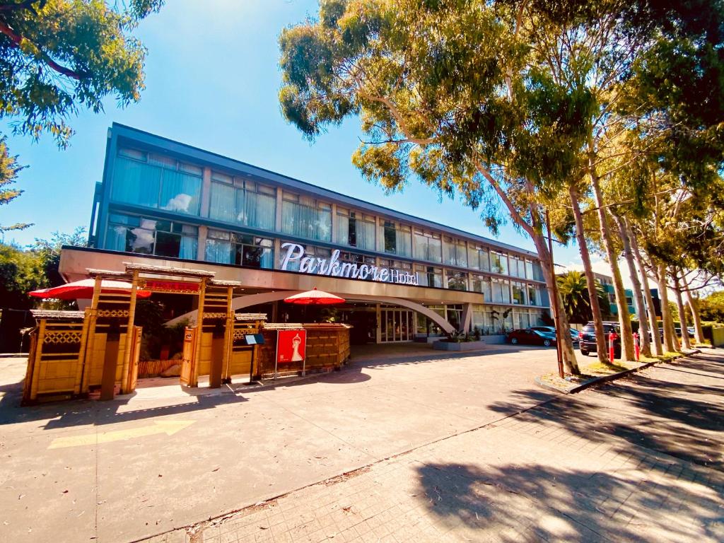 The Parkmore Hotel - Key Points
