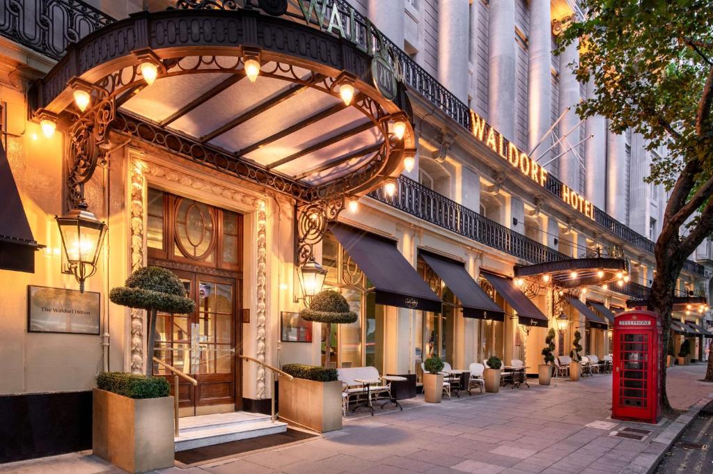 The Waldorf Hilton Review