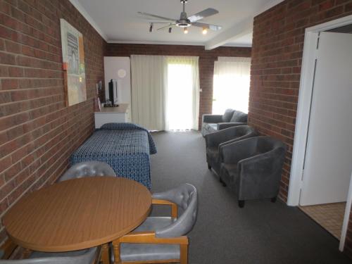Tocumwal Golf Resort - About Your Stay