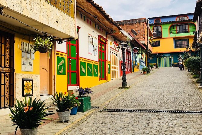 Tour to Guatapé Plus Alto Del Chocho Farm - Inclusions and Pickup Information