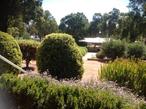 Travellers Rest Motel - About Your Stay