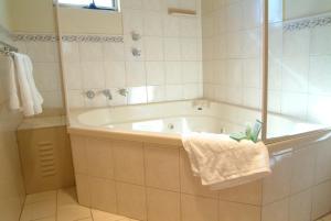 Victoria Hotel Strathalbyn - Key Points
