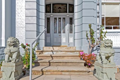 Waratah On York - Key Points
