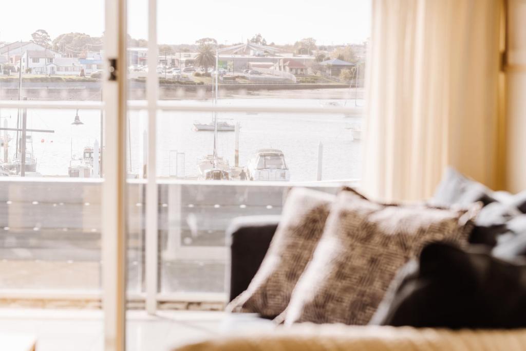 York Cove Hotel - Key Points