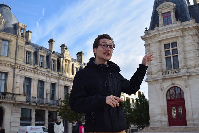 1.5 Hour Guided Tour in Poitiers