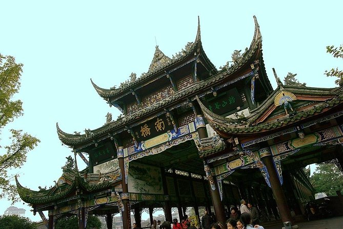 1-Day Chengdu Private Tour: Dujiangyan Ancient River Irrigation and Temple Site