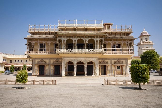 1-Day Trip to Jaipur With Both Side Commercial Flights
