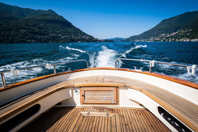 1H Private Cruise on a Beautiful Wooden Speedboat on Lake Como