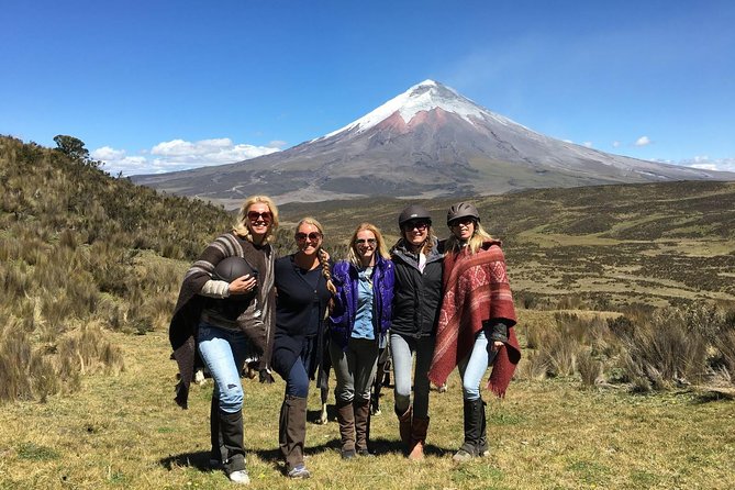 2-Day Cotopaxi National Park and Quilotoa Lagoon: Biking and Hiking