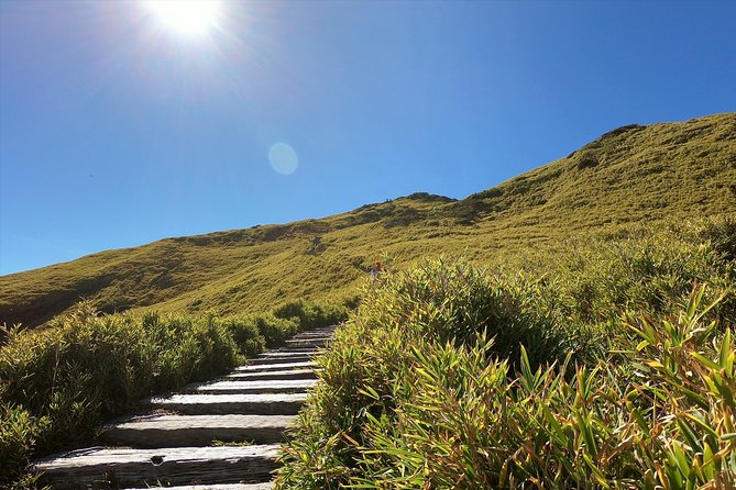 2-Day Private Tour to Sun Moon Lake and Mount Hehuan