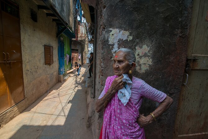 2 Days Mumbai Must-Sees: Markets at Dawn, Heritage Sites & Slums
