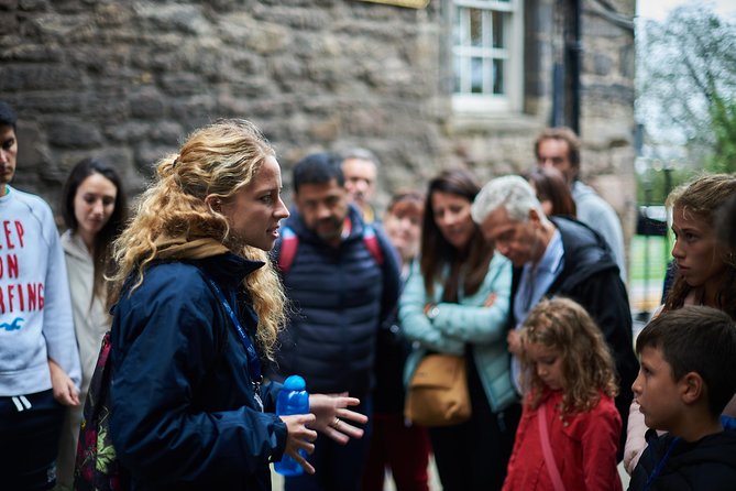 2 Hours Ghost Tour - English Tour Guide