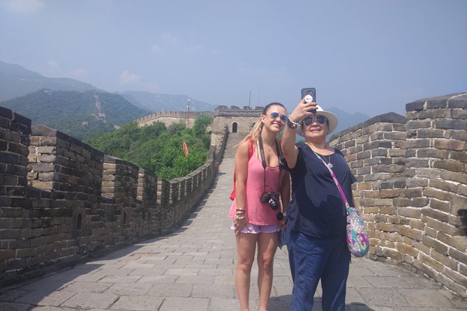 2 Sections Great Wall Hiking Tour to Mutianyu & Huanghuacheng