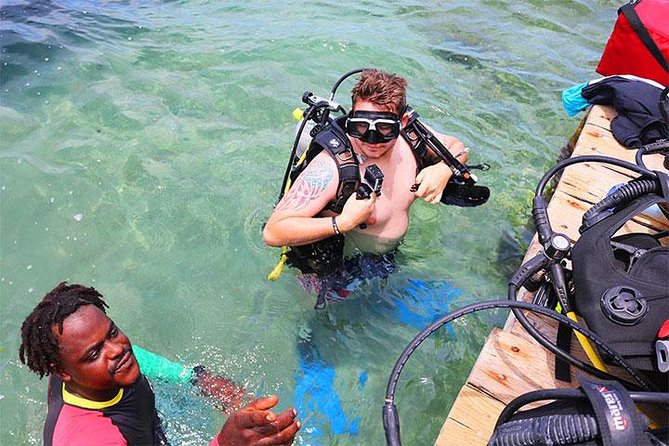 2 Tank Roatan Fun Dive, Boat Sightseeing Tour, Including Ground Transportation