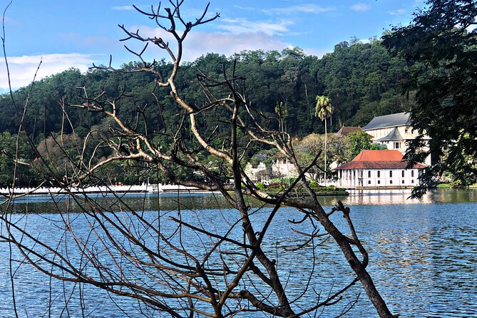 3-Day Heart of Sri Lanka, Kandy, Wonder 8 Sigiriya, Nuwara Eliya-Little England
