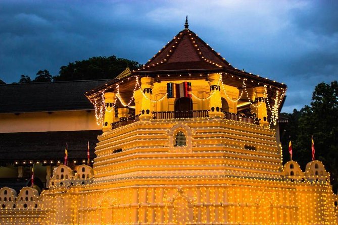 3 Days Tour to Kandy, Nuwara Eliya & Sigiriya