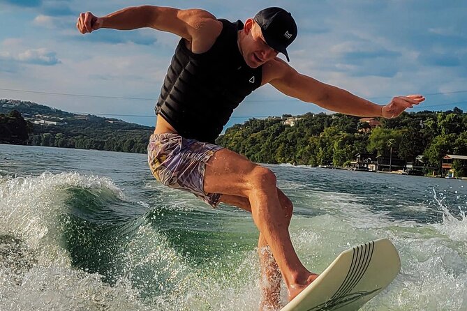 3 Hour Boat Charter With Wake Surfing in Lake Austin