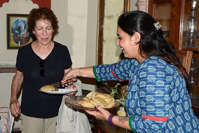 3-hour Private Cooking Lesson and Meal in a Local Agra Home