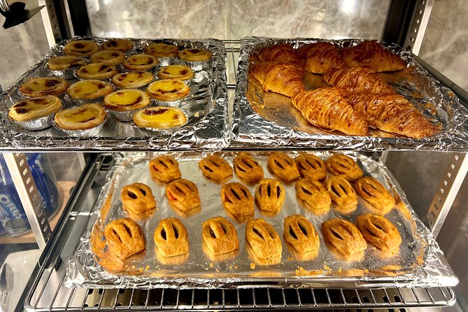 3 Hrs Usage of Jewel Changi Lounge With Self-Service Light Snacks
