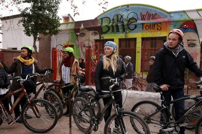 3 Wineries Biking Tour in Chacras De Coria With Lunch