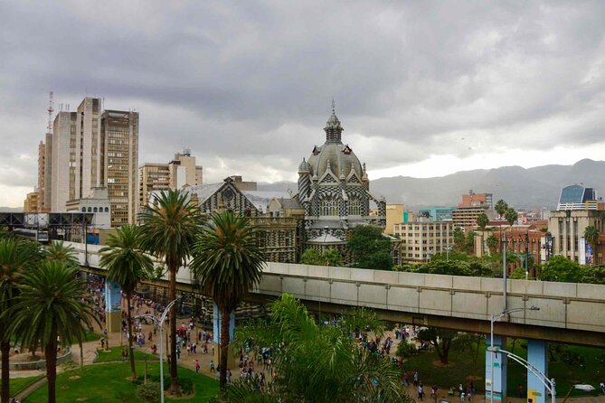 4 Days Medellin, Guatape, Coffee, and More