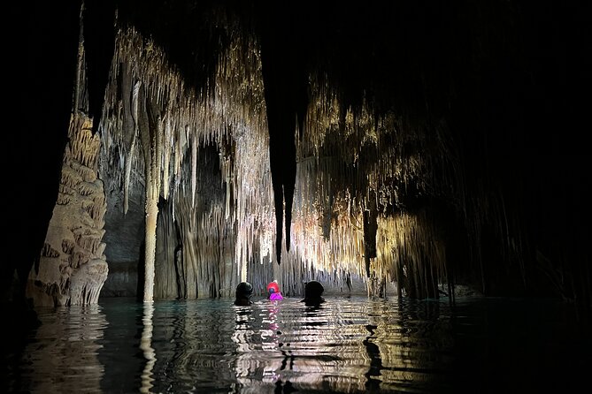 4 Hours Enjoying Unique Aquatic Caves in Mallorca