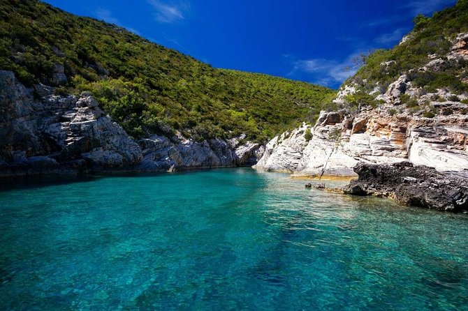 5 Islands Private Boat Tour:Blue Cave,Hvar&Pakleni Islands