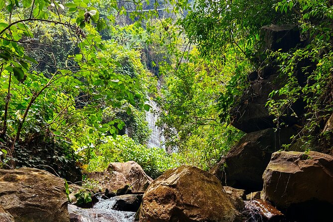7 Waterfalls Tour at Casa 1800 Los Naranjos With Breakfast