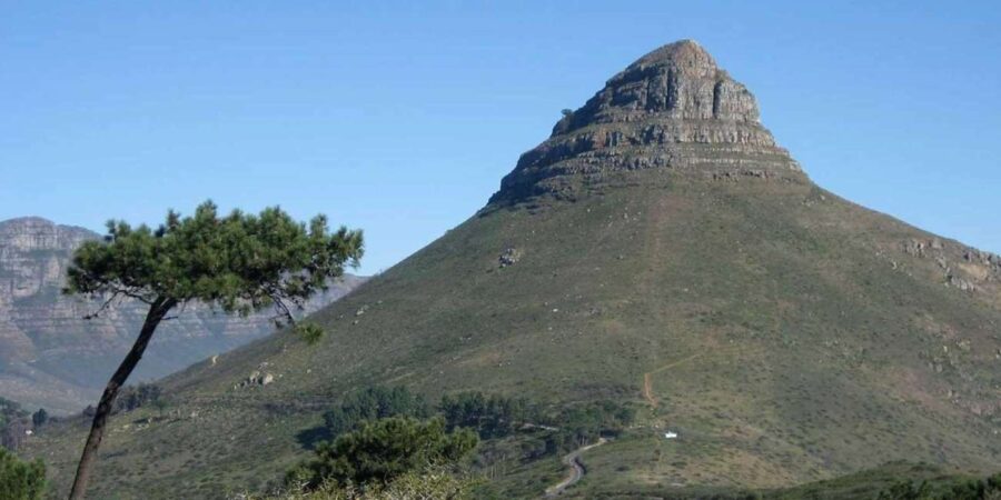 A 16-Minute Camps Bay & Hout Bay Helicopter Flight Day Tour