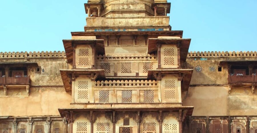 A Day Trip of Orchha From Khajuraho With Guide Service