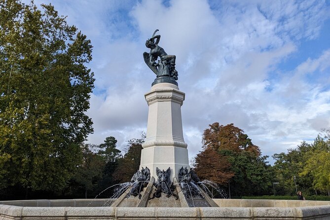 A Self-Guided Tour of El Retiro Park’s Rise, Ruin and Redemption