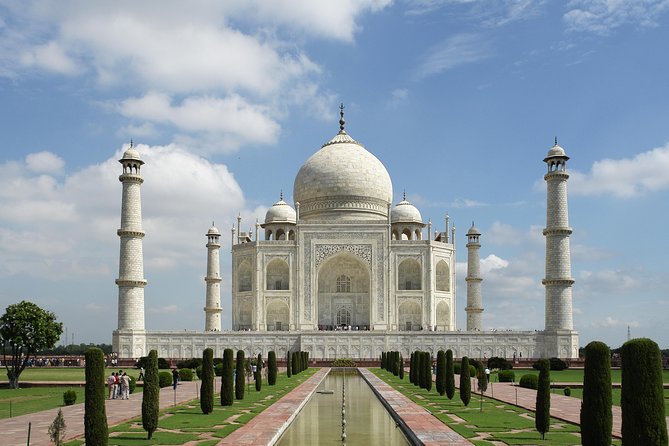 Agra Day Tour by Gatimaan Express -Taj & FORT