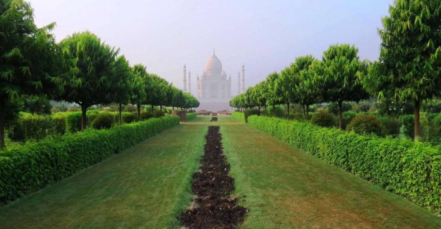 Agra: Private City Sightseeing Tour With Transfers by Car