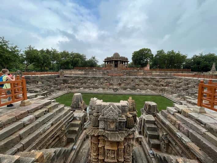 Ahmedabad: Sun Temple of Modhera & Queens Stepwell Day Trip - Trip Overview