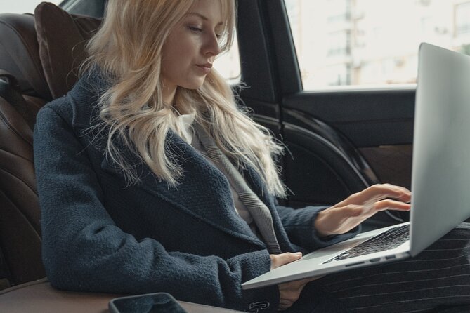 Airport Transfer Otopeni to Bucharest - Service Overview