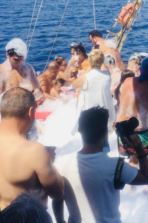 Alanya: Pirate Boat Trip With Optional Pick up and Lunch