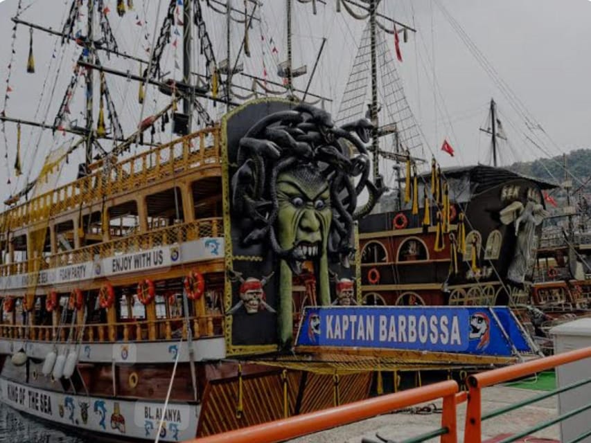 Alanya Sunset Boat Tour With Lunch and Soft Drinks