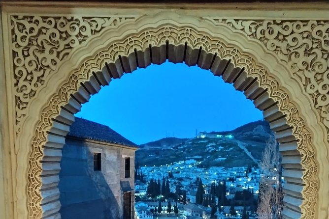 Alhambra: Night Visit to Nasrid Palaces