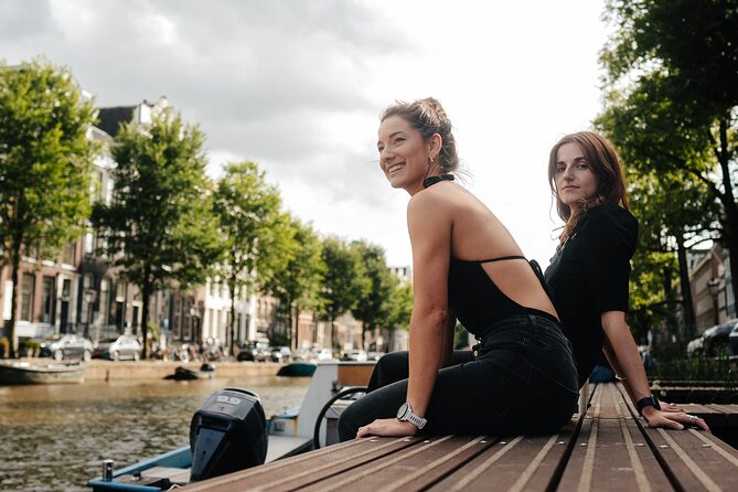 Amsterdam Professional Photoshoot at the Canals - Pricing and Booking Details