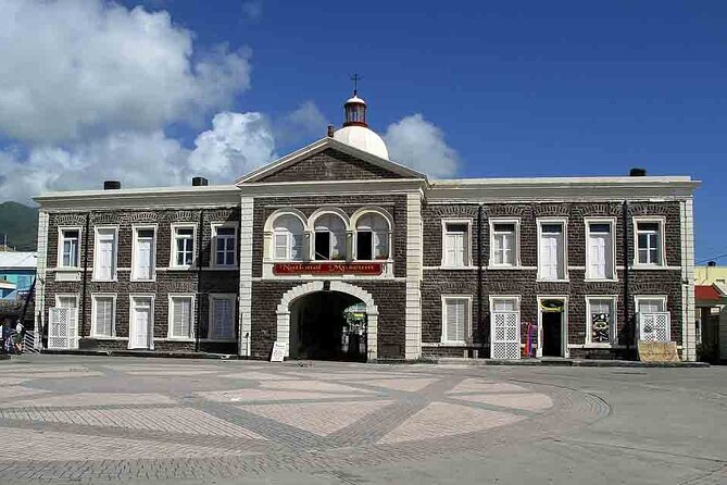 An Exciting, Scenic and Historical Island Tour