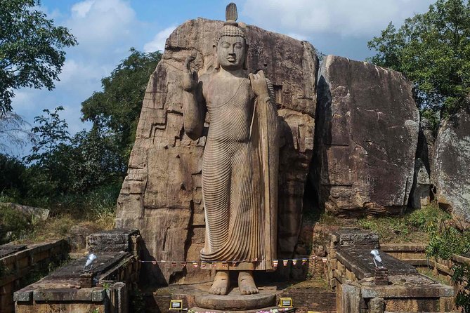 Anuradhapura and Aukana All Inclusive Day Tour From Colombo