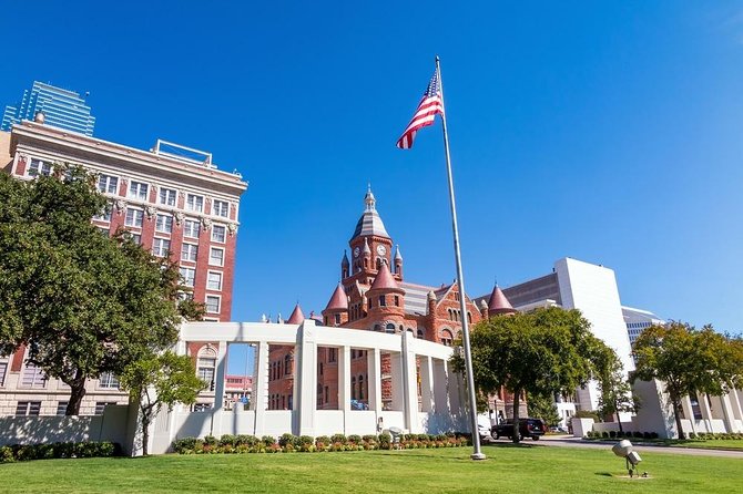 Arrival Private Transfer: Dallas Airport DFW to Dallas in Business Car