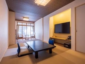 Atami Onsen Yamaki Ryokan - Overview and Location