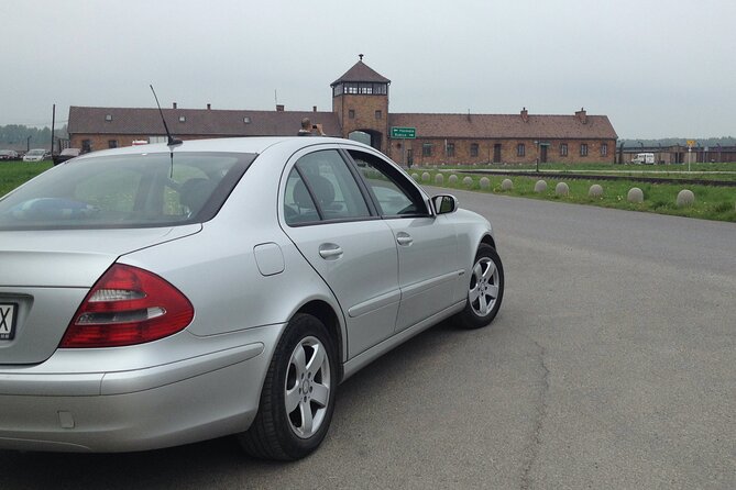Auschwitz and Birkenau Round-Trip Transfer Premium From Krakow